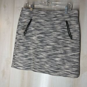 Loft black and white mini skirt lined‎ zipper pockets, size 10
